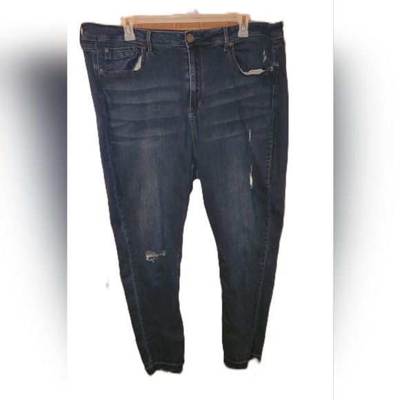 Seven7 Denim - Seven7 Distressed and Frayed Cropped Skinny Jeans Size 24W